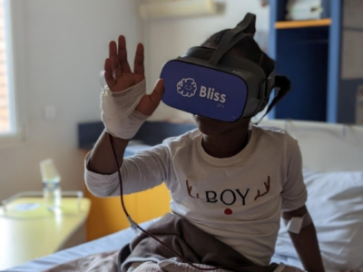 illustration Retour sur les bénéfices de l’utilisation de casques de réalité virtuelle lors de soins douloureux en pédiatrie au CHIC